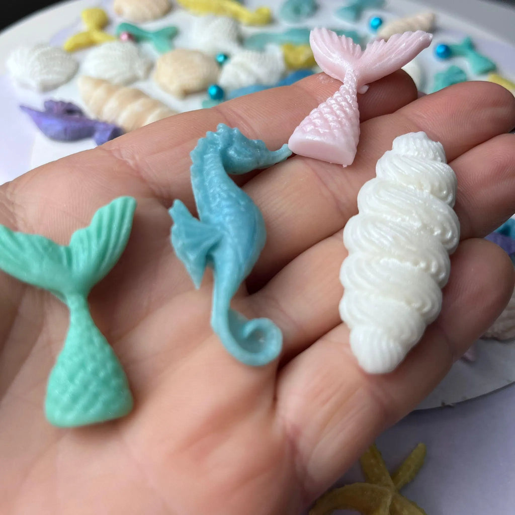 Handmade edible fondant under-the-sea cake topper set, image 3.
