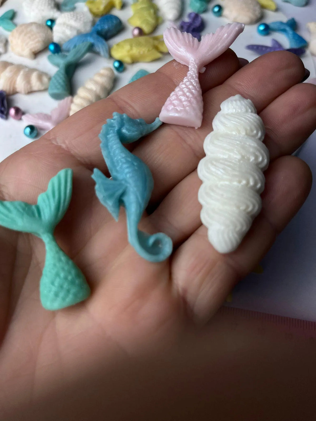 Handmade edible fondant under-the-sea cake topper set, image 4.