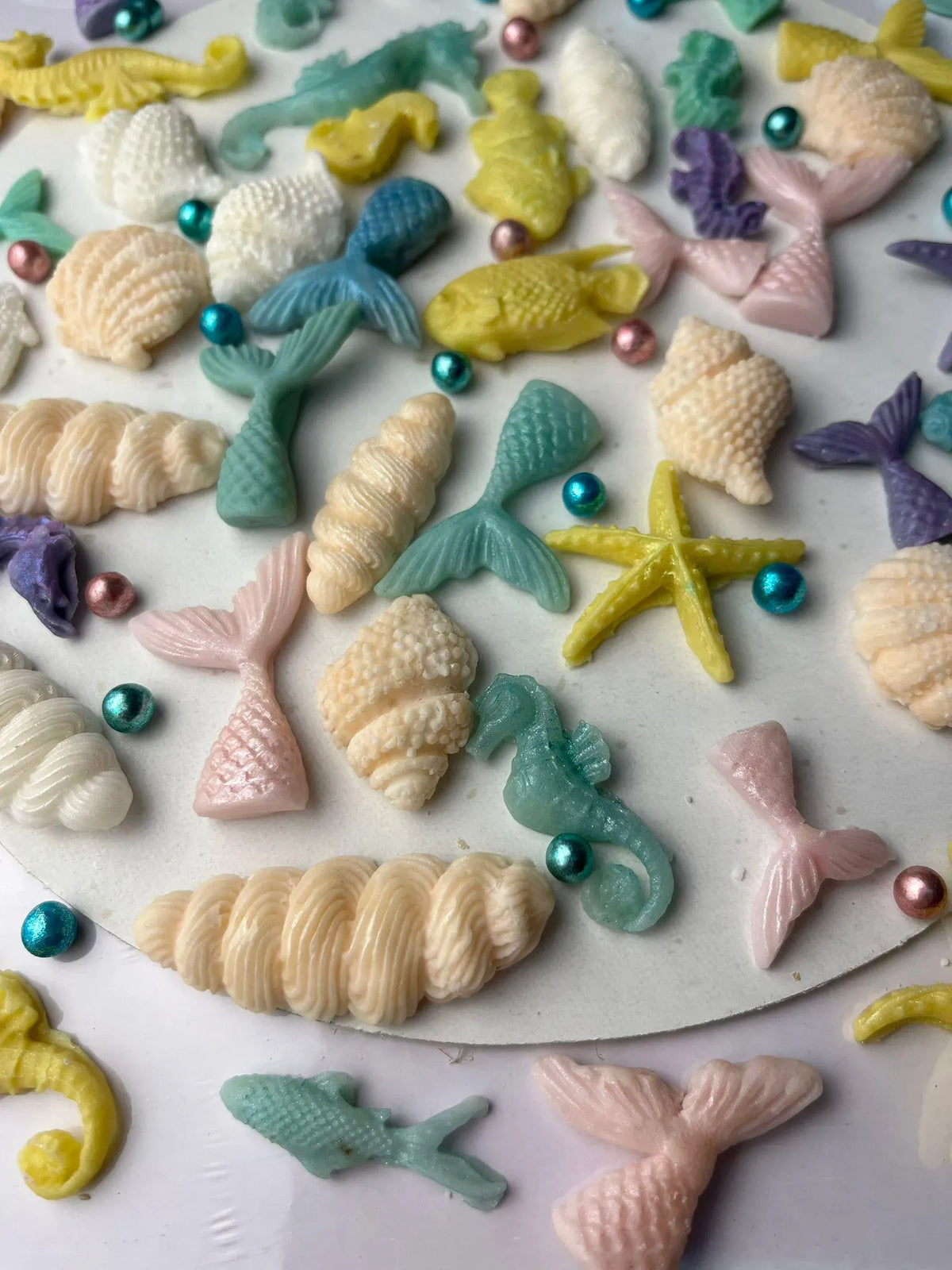 Handmade edible fondant under-the-sea cake topper set, image 5.