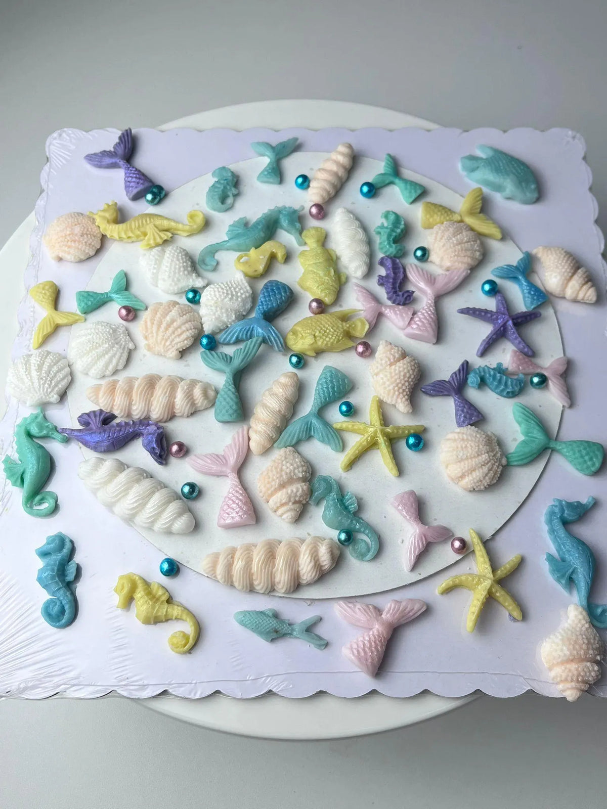 Handmade edible fondant under-the-sea cake topper set, image 7.
